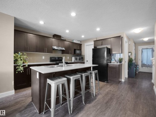 9055 Cooper Link Link, Edmonton, AB 