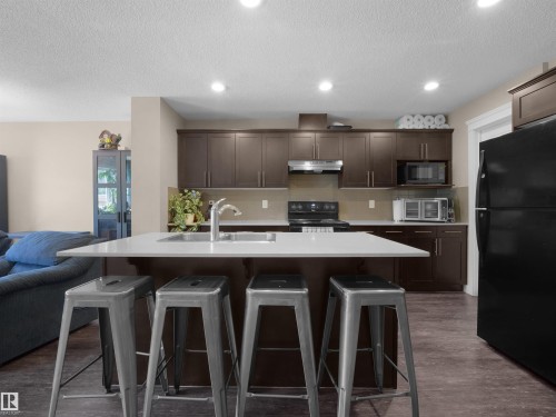 9055 Cooper Link Link, Edmonton, AB 