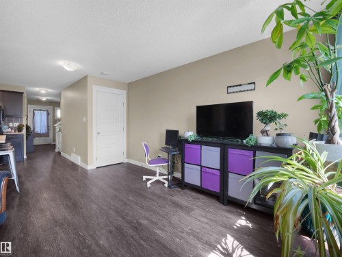 9055 Cooper Link Link, Edmonton, AB 