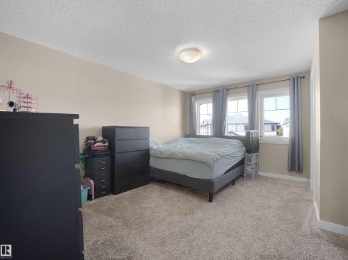 9055 Cooper Link Link, Edmonton, AB 