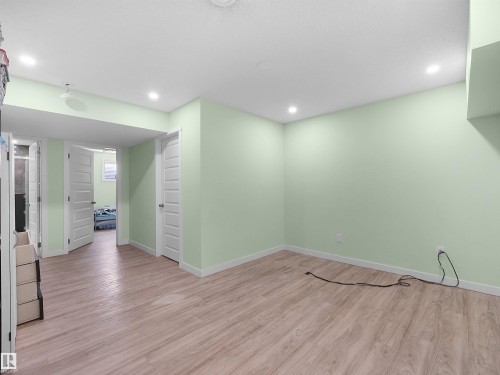 9055 Cooper Link Link, Edmonton, AB 