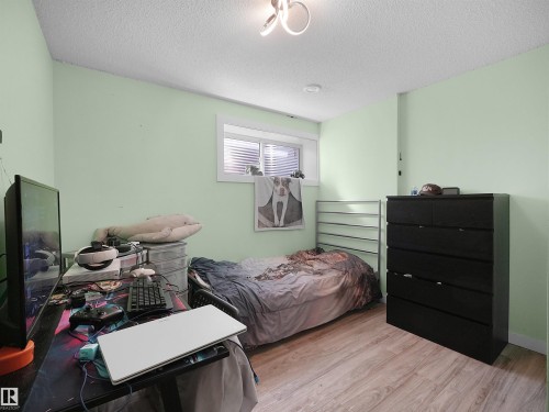 9055 Cooper Link Link, Edmonton, AB 