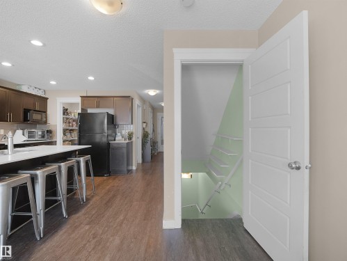 9055 Cooper Link Link, Edmonton, AB 