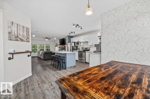 12122 17 Avenue, Edmonton, AB - Indoor Photo Showing Kitchen