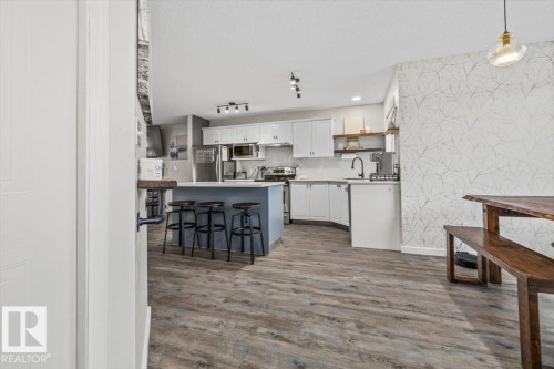 12122 17 Avenue, Edmonton, AB - Indoor Photo Showing Kitchen