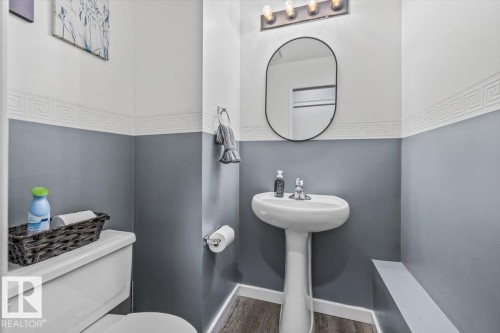 12122 17 Avenue, Edmonton, AB - Indoor Photo Showing Bathroom