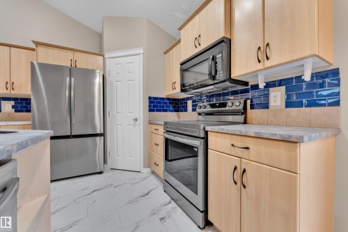 Kitchen - 1328 80 Street, Edmonton, AB 