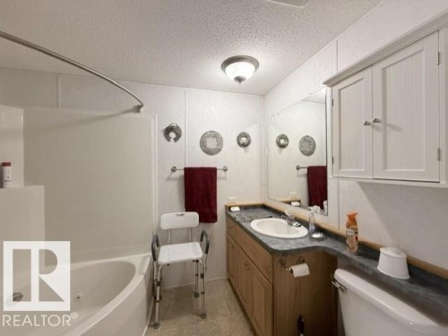 221 Oak Wood Drive, Edmonton, AB 