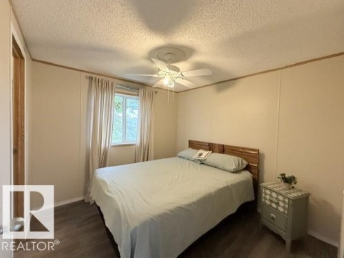 221 Oak Wood Drive, Edmonton, AB 