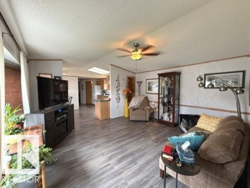 221 Oak Wood Drive, Edmonton, AB 