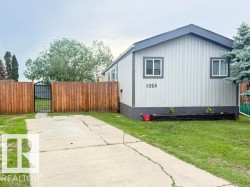 1026 Lakeland Crescent  Sherwood Park, AB T8H 1J2