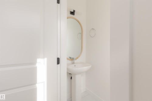 2630 62 Street, Edmonton, AB - Indoor Photo Showing Bathroom