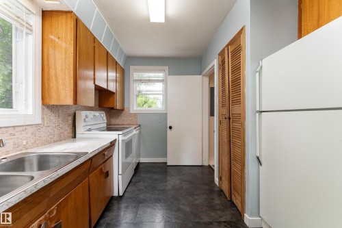 7528 82 Avenue, Edmonton, AB 