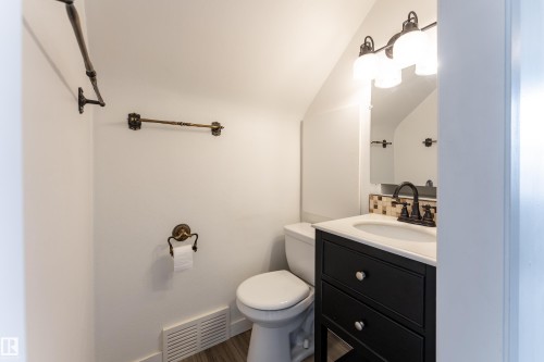 7528 82 Avenue, Edmonton, AB 