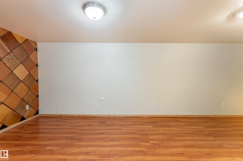 7528 82 Avenue, Edmonton, AB 