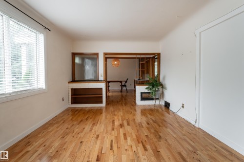 7528 82 Avenue, Edmonton, AB 