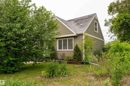 7528 82 Avenue, Edmonton, AB 