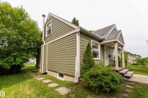 7528 82 Avenue, Edmonton, AB 