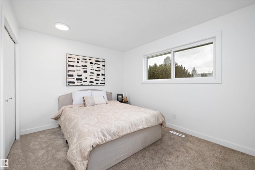7004 93 Avenue, Edmonton, AB 