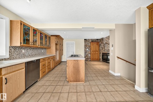 Kitchen - 18636 71 Avenue, Edmonton, AB 