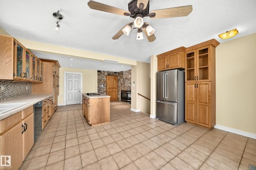 Kitchen - 18636 71 Avenue, Edmonton, AB 