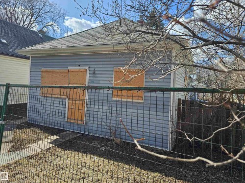 Image quality insufficient for description - 11406 88 Street, Edmonton, AB 