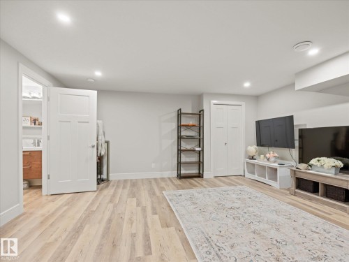 4036 Chappelle Green Sw, Edmonton, AB - Indoor