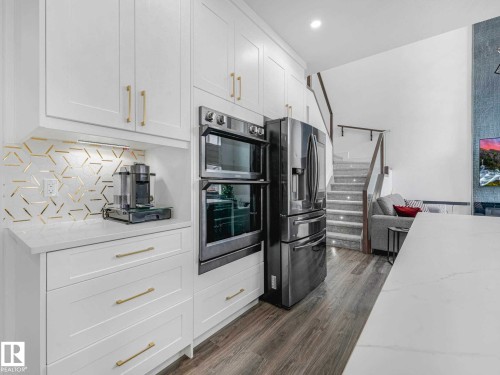 Kitchen - 6607 53 Avenue, Beaumont, AB 