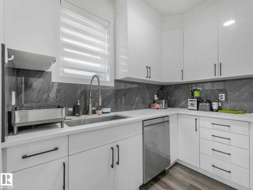 Kitchen - 6607 53 Avenue, Beaumont, AB 