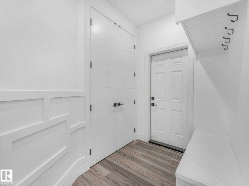 Mudroom - 6607 53 Avenue, Beaumont, AB 