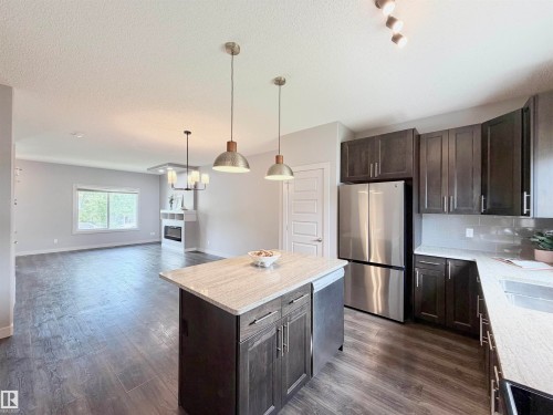 6925 Cardinal Wynd, Edmonton, AB 