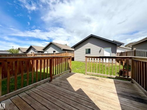 6925 Cardinal Wynd, Edmonton, AB 