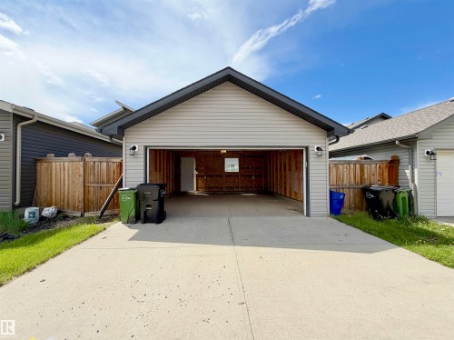 6925 Cardinal Wynd, Edmonton, AB 