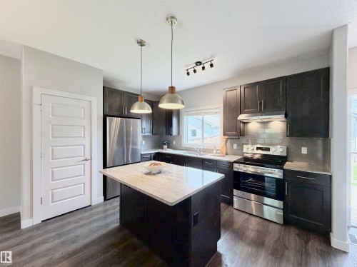 6925 Cardinal Wynd, Edmonton, AB 