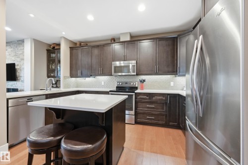 3252 Allan Way, Edmonton, AB - Indoor Photo Showing Kitchen With Upgraded Kitchen