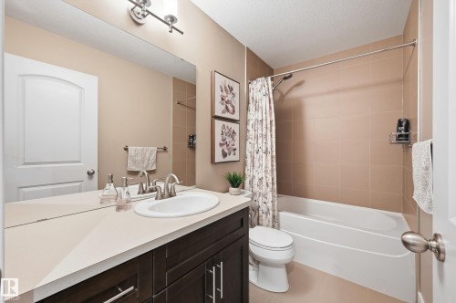 3252 Allan Way, Edmonton, AB - Indoor Photo Showing Bathroom