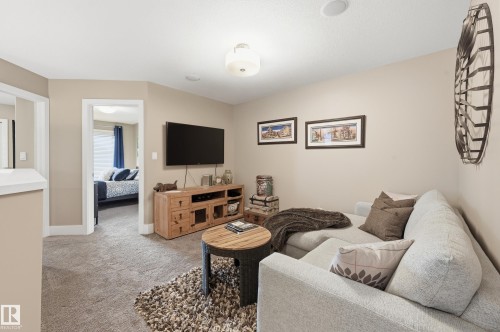 3252 Allan Way, Edmonton, AB - Indoor Photo Showing Living Room