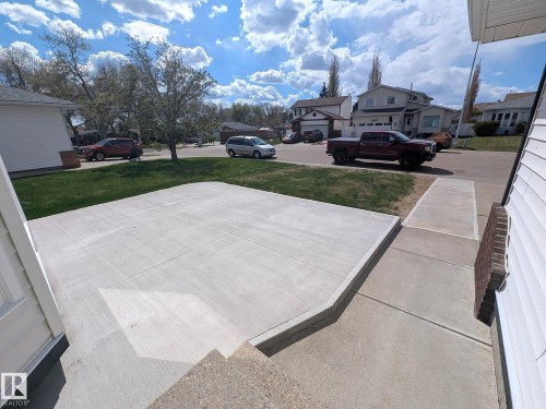 15235 61 Street, Edmonton, AB 