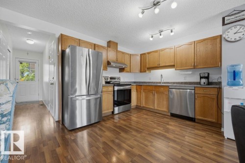 4 2004 Grantham Court, Edmonton, AB 