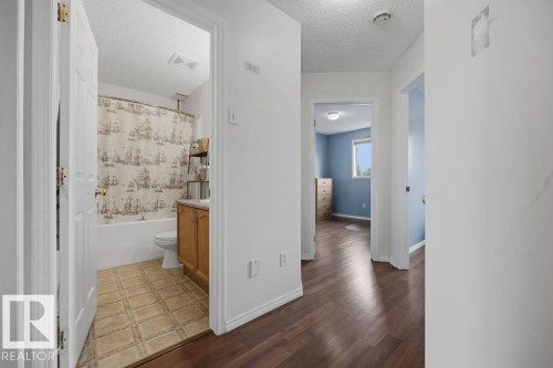 4 2004 Grantham Court, Edmonton, AB 