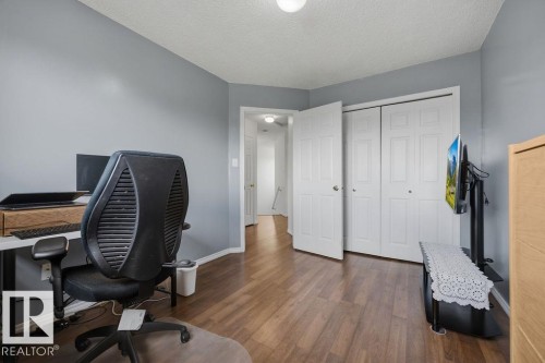 4 2004 Grantham Court, Edmonton, AB 