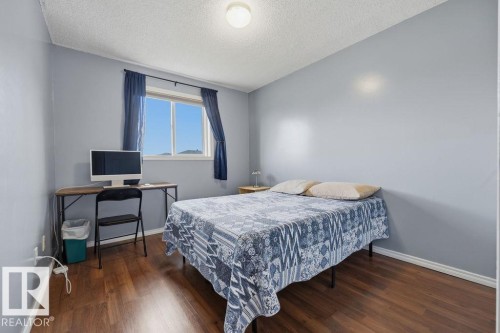 4 2004 Grantham Court, Edmonton, AB 