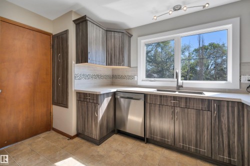 Kitchen - 9835 74 Street, Edmonton, AB 