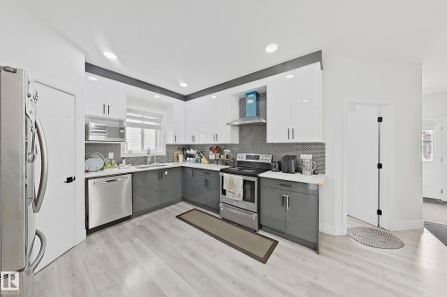 1719 26A Street, Edmonton, AB 