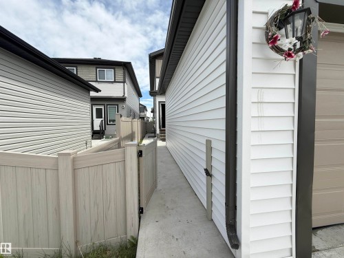 1719 26A Street, Edmonton, AB 
