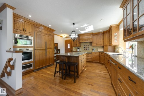 7216 103 Avenue, Edmonton, AB 