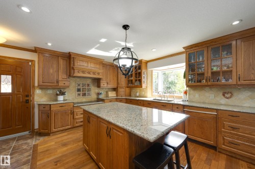 7216 103 Avenue, Edmonton, AB 