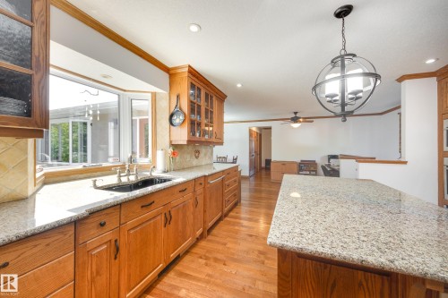 7216 103 Avenue, Edmonton, AB 