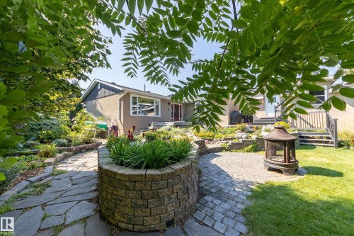 7216 103 Avenue, Edmonton, AB 