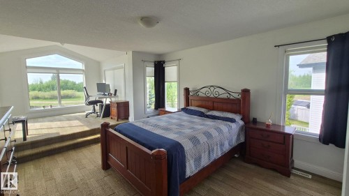 5440 1A Avenue, Edmonton, AB - Indoor Photo Showing Bedroom